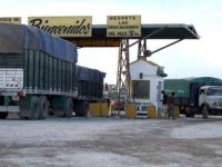 -NECOCHEA--02/03/10--SECCION REDACCION--EL CHIQUERO.-RECLAMO DE TRASNPORTISTAS POR DEMORAS EN LA DESCARGA DEL CEREAL- -FOTO JUAN C.DRAY -ECOS DIARIOS-