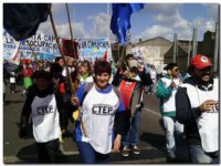 Caminata rumbo a Plaza de Mayo