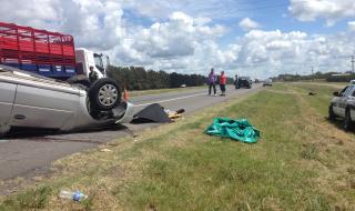 RUTAS: Dos muertos tras vuelco en Ruta 9