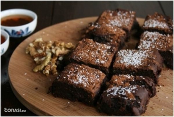 RECETAS ECOLÓGICAS: Brownie oriental de alubias y jazmín