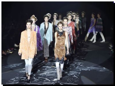 MODA: Mujeres con pantalones, protagonistas de Armani