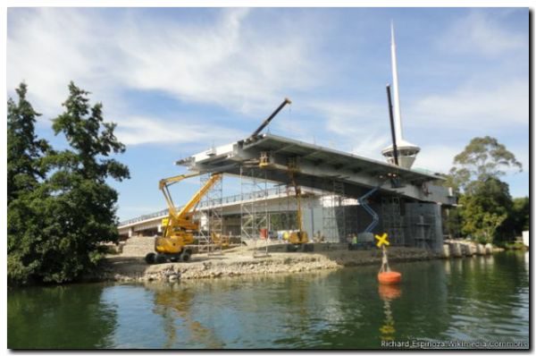 EL MUNDO INSÓLITO: Una empresa construyó un puente al revés y tienen que demolerlo