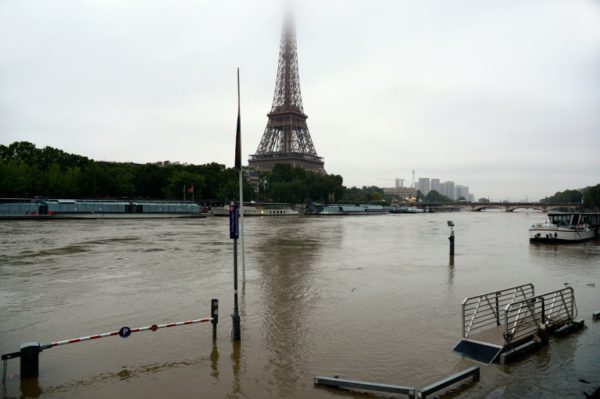 INUNDACIONES: Las lluvias aumentan el nivel del Sena en París y dejan nueve muertos en Alemania