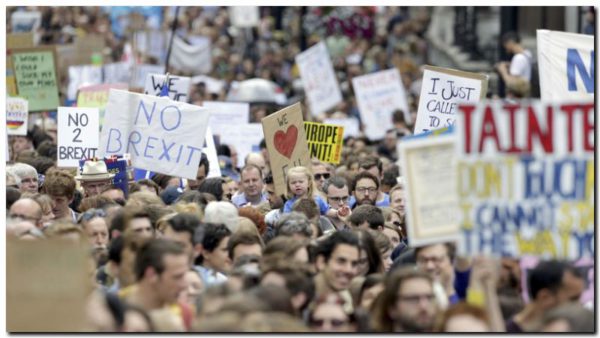 Manifestación multitudinaria en Londres para protestar contra el “brexit”