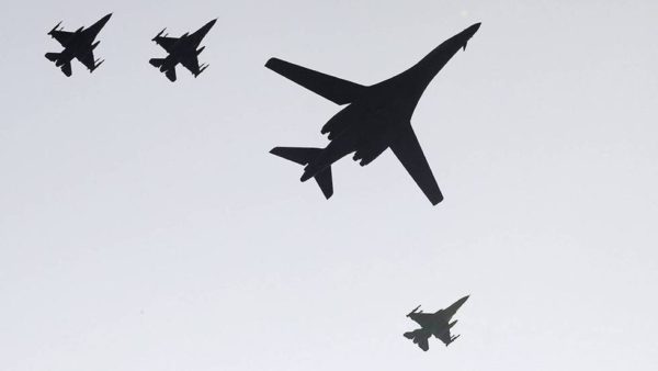 EE UU envía bombarderos a Corea del Sur como advertencia a Kim Jong-un
