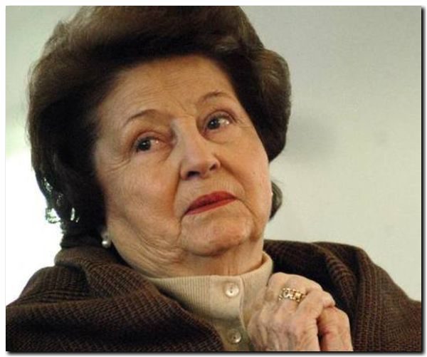Viuda de Pinochet declara por dos horas ante juez