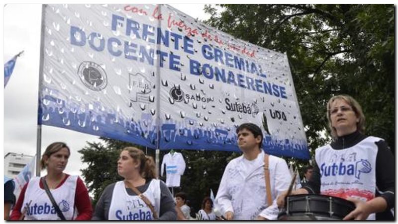 Gremios docentes harán una concentración frente a la Casa de la Provincia