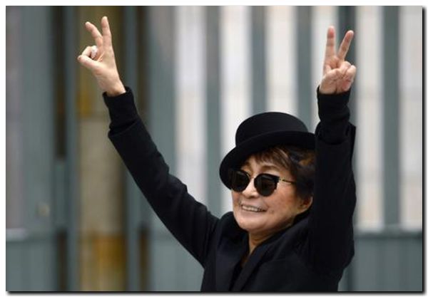 ESPECTÁCULOS: Yoko Ono prepara filme sobre relación con Lennon
