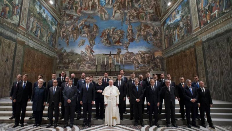 EL MUNDO: El Papa alerta del riesgo de muerte de la UE