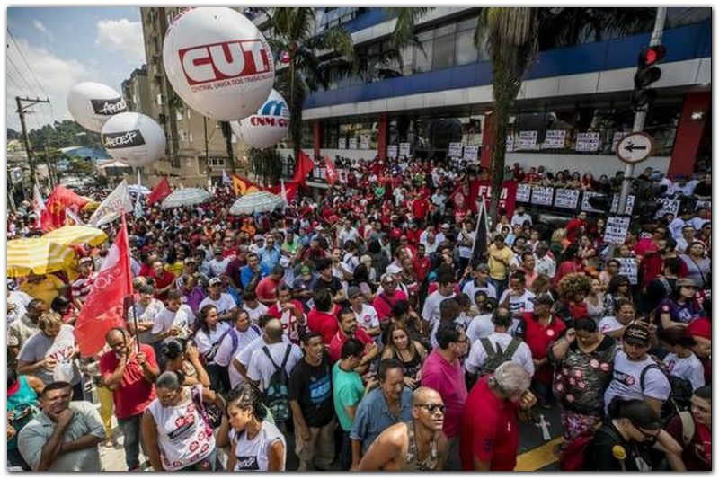 El PT inscribió la candidatura de Lula de Silva para presidente