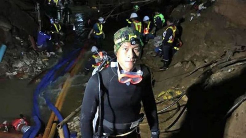 Ocho rescatados y cinco aún dentro de la cueva