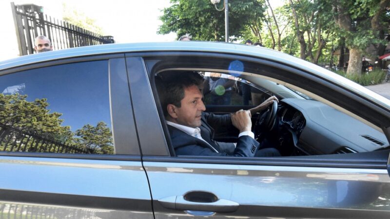 Massa analiza cerrar la administración pública