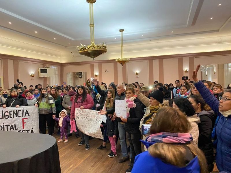 SALUD: Reunión de Rojas con vecinos