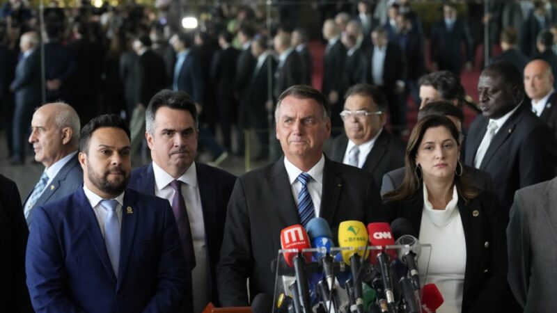 Bolsonaro acepta iniciar la transición pero no reconoce la derrota