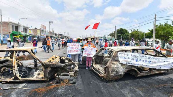 Bloqueos y marchas en distintas regiones de Perú