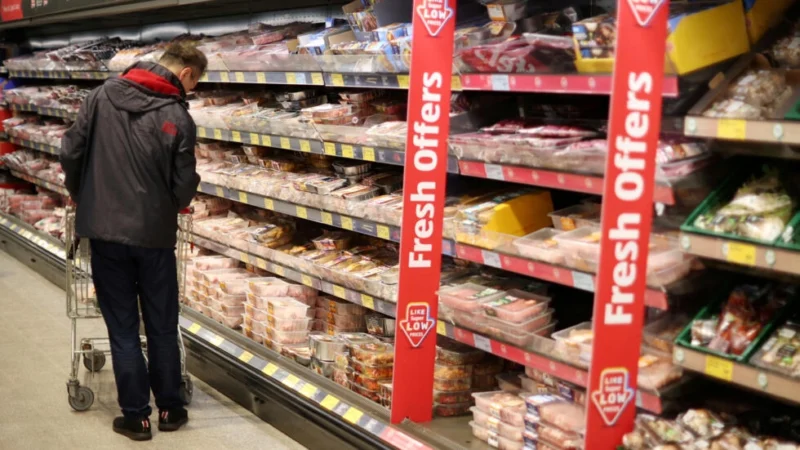 Los británicos, obligados a cambiar sus hábitos alimentarios ante la inflación