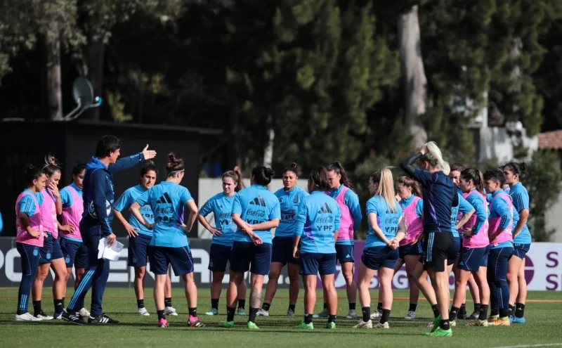Plantel femenino de fútbol para Panamericanos de Chile