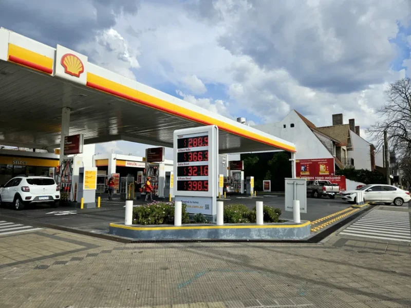 AUMENTO: 5 por ciento en los combustibles