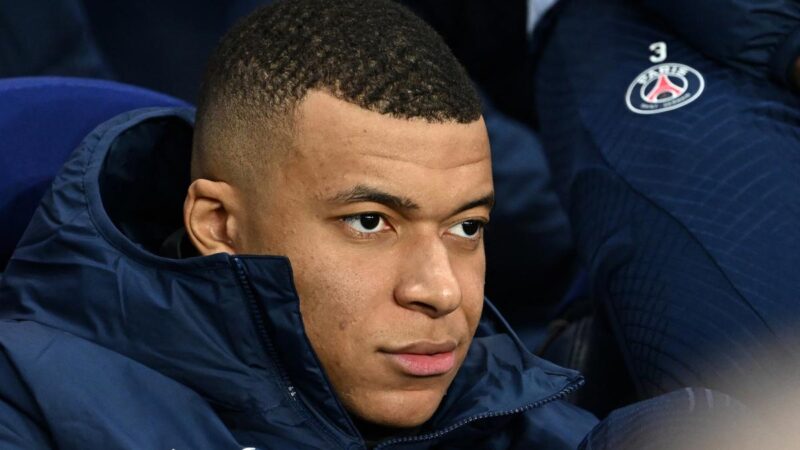 Mbappé, ¿al banco?: seguirá en PSG, pero no sería tenido en cuenta