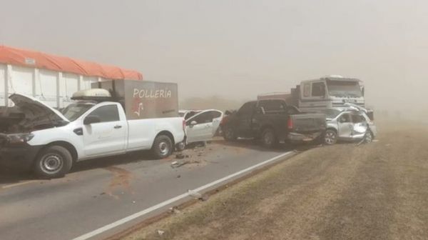 Dos muertos y decenas de heridos por choques en cadena en Córdoba