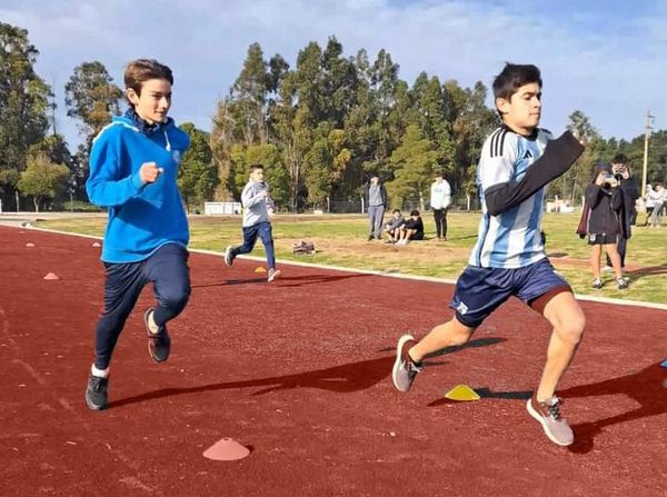 LOBERÍA: Inauguración de la pista de atletismo