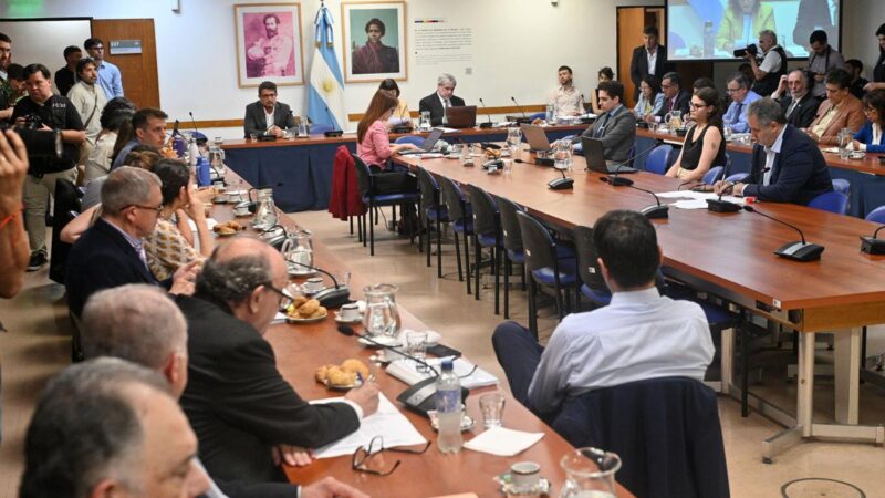 Dictamen favorable al juicio político a la Corte Suprema