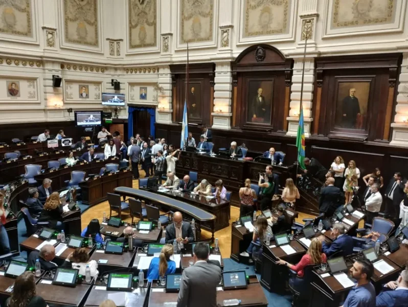 Kicillof logró los votos en la legislatura