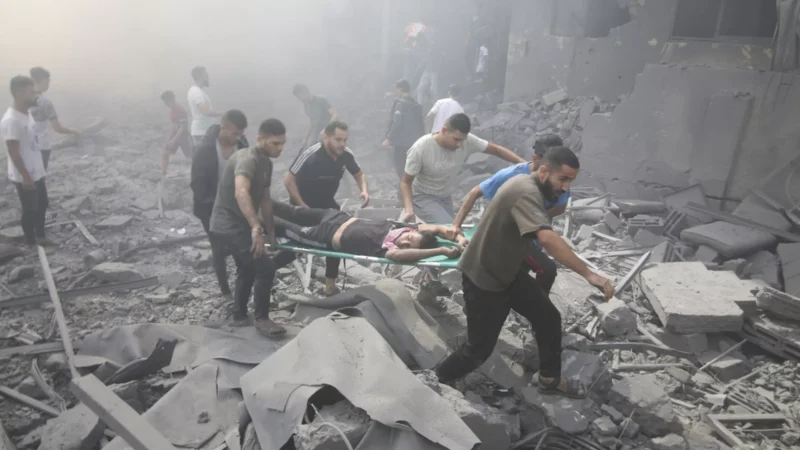 Bombardeos israelíes matan a 28 personas en Rafah