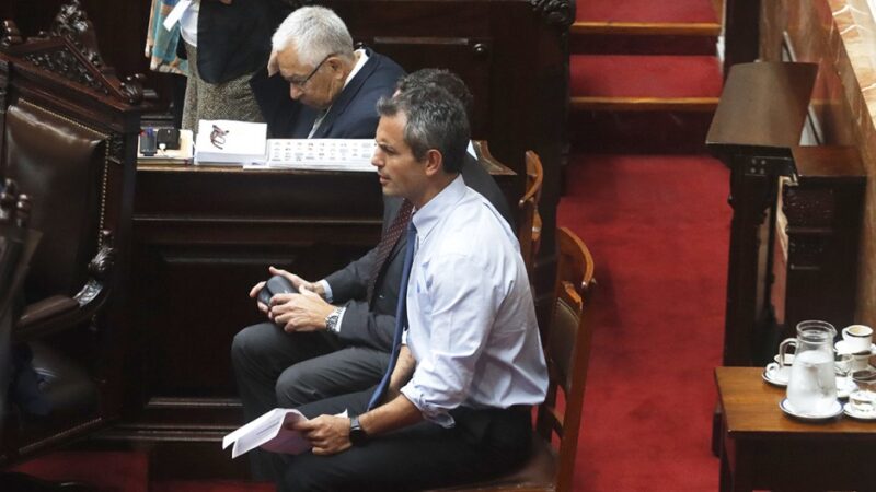 Fuerte derrota de Milei, la ley vuelve a comisión