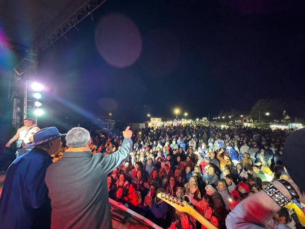 Una multitud disfrutó al ritmo de Antonio Ríos