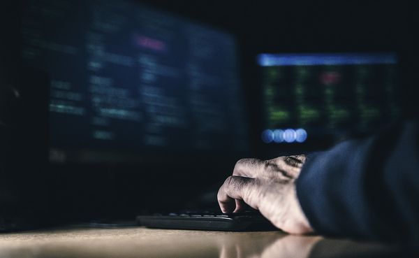 Alertan a ascociados de la UPC por ciberdelitos