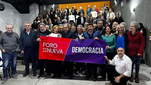 Sectores de la oposición lanzaron un Foro