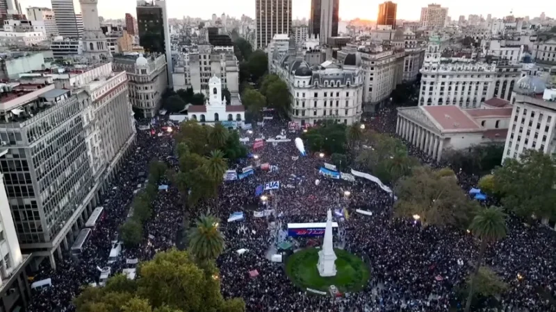 Fuerte derrota del gobierno ante la movilización