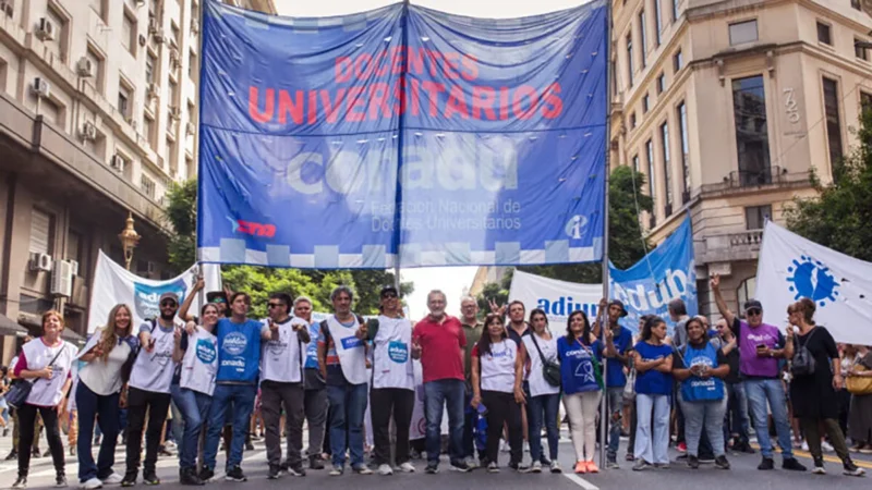 Marcha federal universitaria el 25 de abril