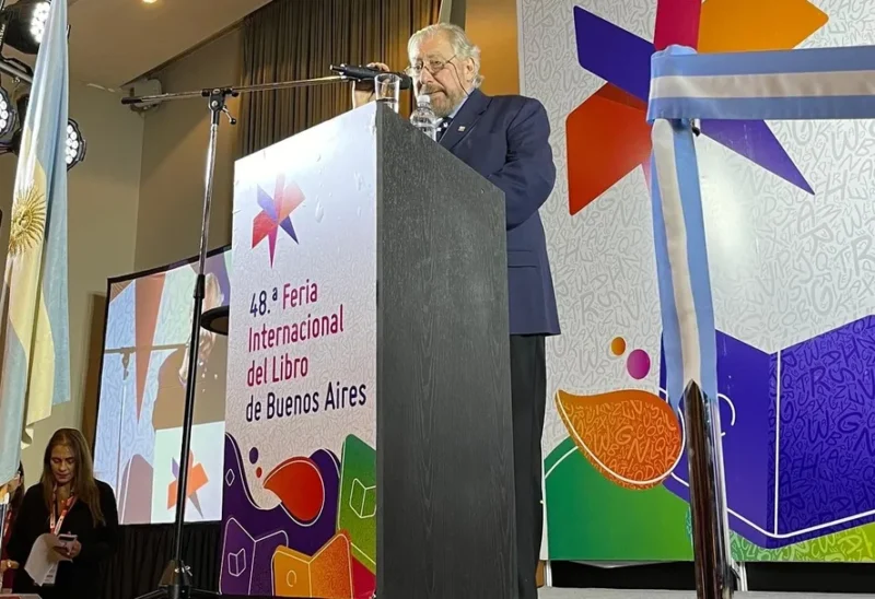 Abucheos y silbidos a Javier Milei en la Feria del Libro