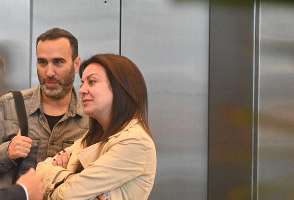 Implosiona Capital Humano. Pettovello sola