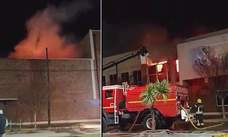 Voraz incendio en el Teatro Municipal de San Cayetano