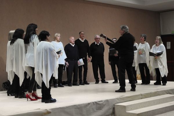 CORO ALTA MIRA: Representó a Necochea en Mendoza