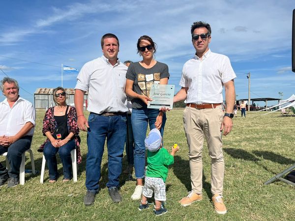 Sentido homenaje a la memoria de José García en Claraz
