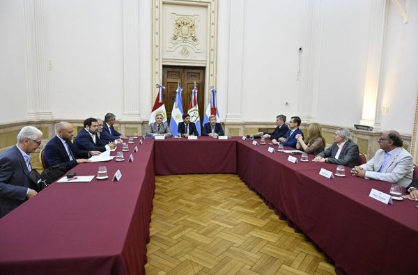 Gobernadores exigen que se levanten las retenciones al campo