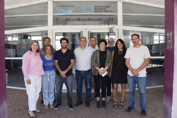 Milei cierra, Kicillof abre