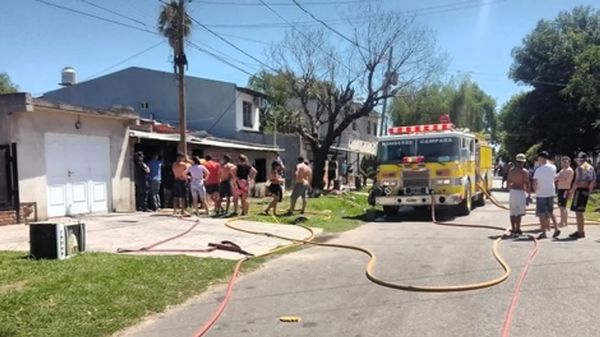 Cuatro nenes murieron por el incendio de una casa