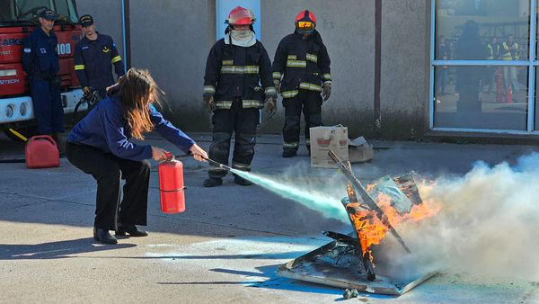 PUERTO QUEQUÉN Capacitó en Prevención de Incendios y Primeros Auxilios